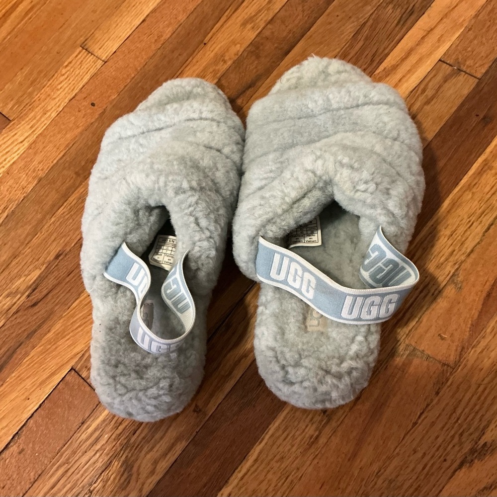 UGG Cozy Fluff Slides in Soft Gray